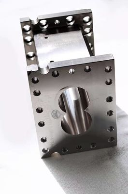 qualidade  200mm To 400mm Extrusion Screw Barrel Extruder Barrel For Co Rotating fábrica