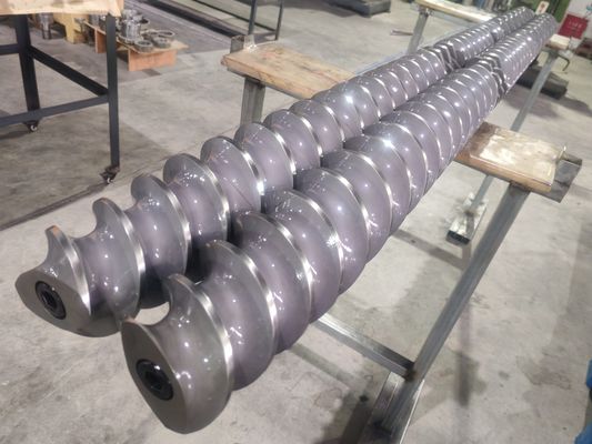 Segmentos de rosca e cilindro de extrusora de dupla rosca Berstoff projetados com precisão para resultados superiores